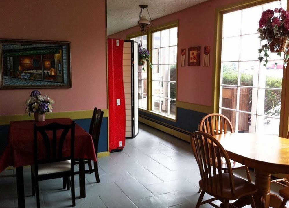 Photo of Livingroom in Riverhead