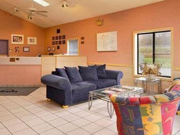 Photo of Livingroom in Canastota