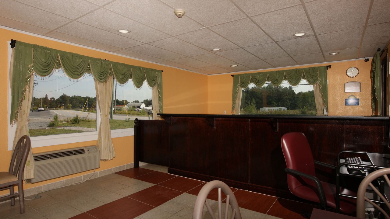 Photo of Livingroom in West Glens Falls
