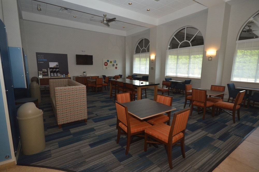 Photo of Livingroom in Warrenton