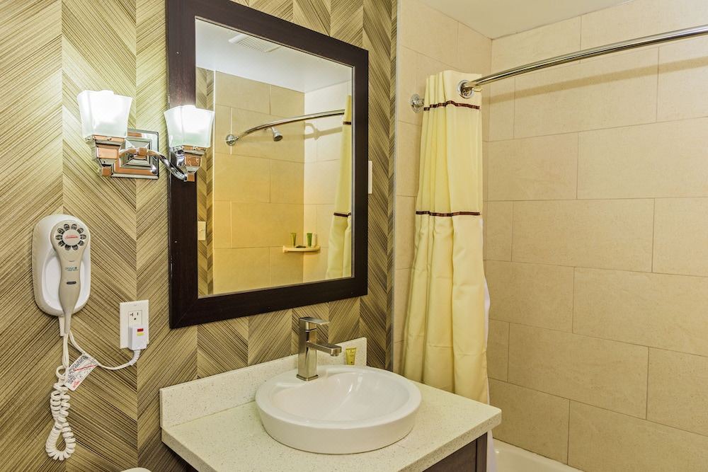 Photo of Bathroom in Niagara Falls
