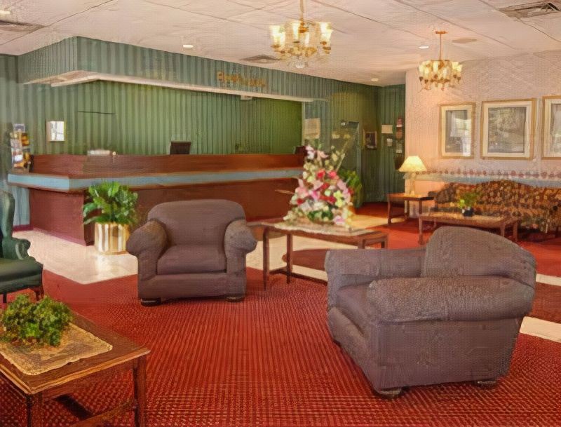 Photo of Livingroom in Queensbury