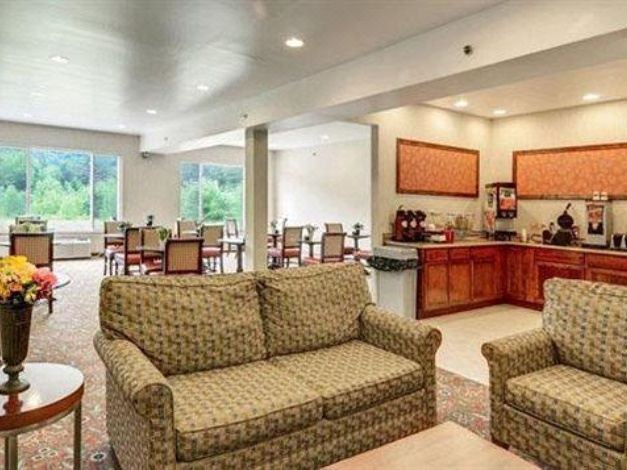Photo of Livingroom in West Ossipee