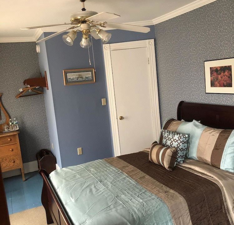 Photo of Bedroom in Roscoe