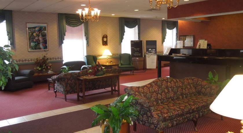 Photo of Livingroom in Queensbury