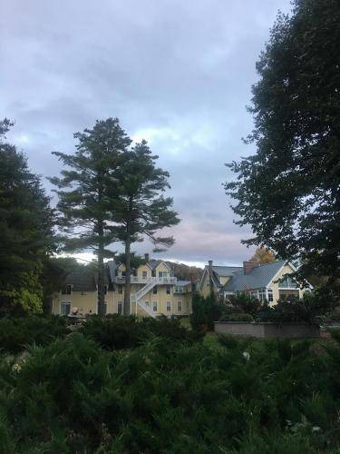Photo of Others in West Woodstock