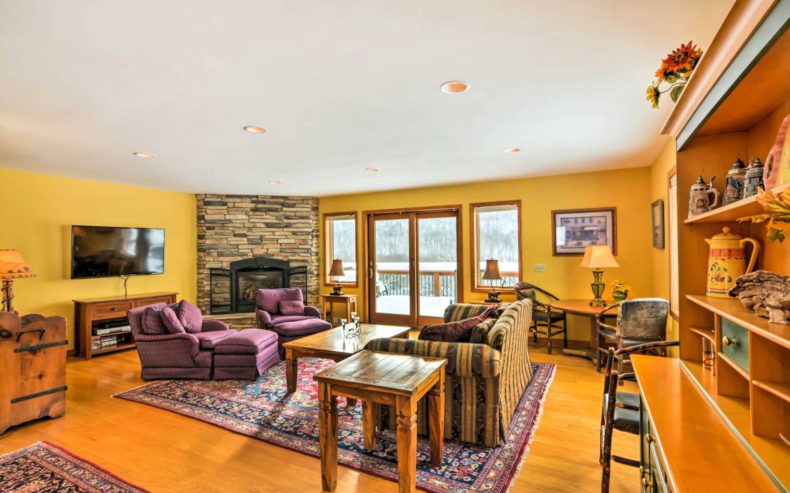 Photo of Livingroom in Ellicottville