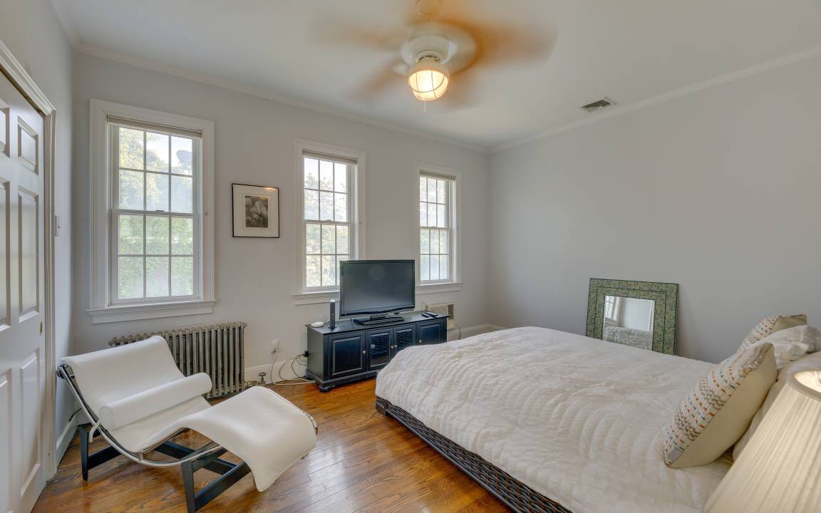 Photo of Bedroom in Long Beach