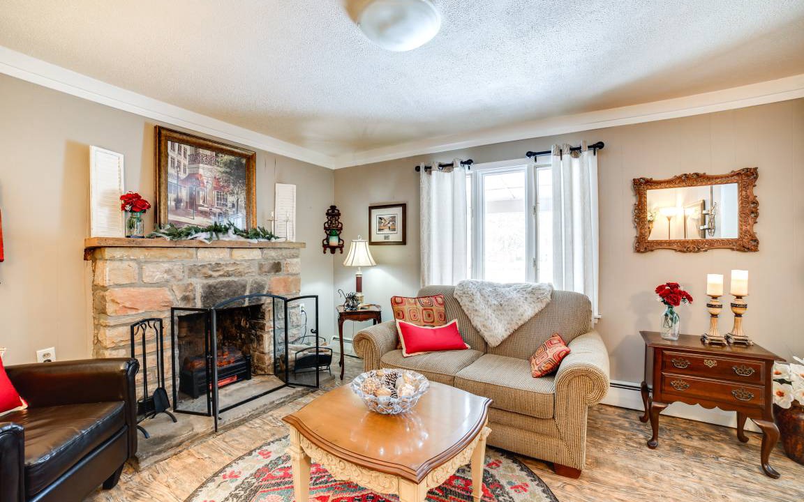 Photo of Livingroom in Gray