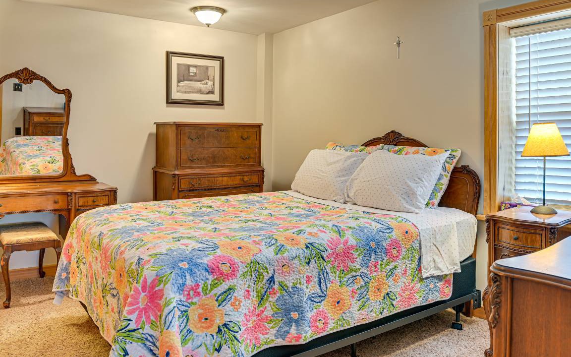 Photo of Bedroom in Boonville