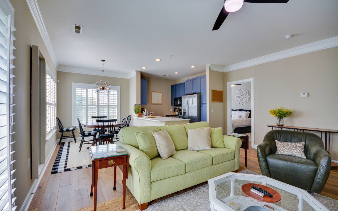 Photo of Livingroom in Old Irving Park