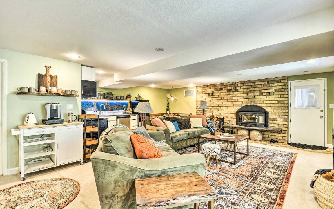 Photo of Livingroom in Pleasant Valley