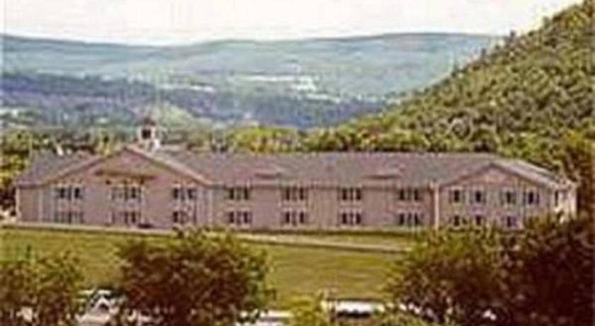 Photo of Buildings in Central Bridge
