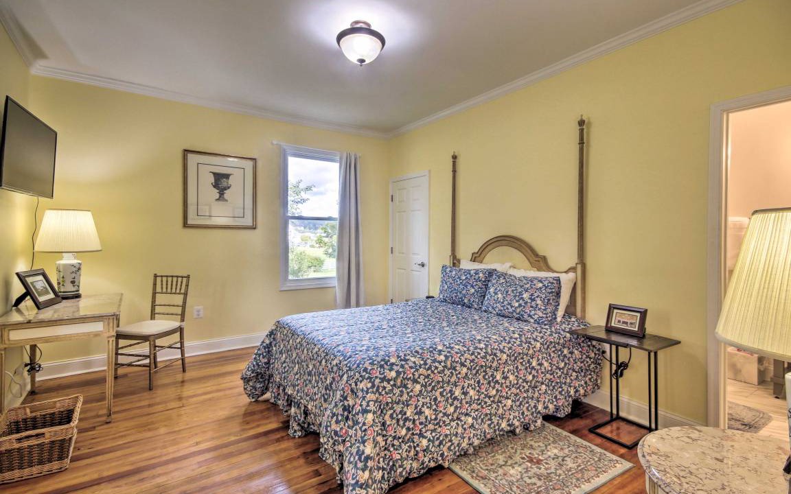 Photo of Bedroom in Leesburg