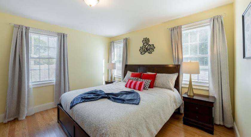 Photo of Bedroom in Quincy