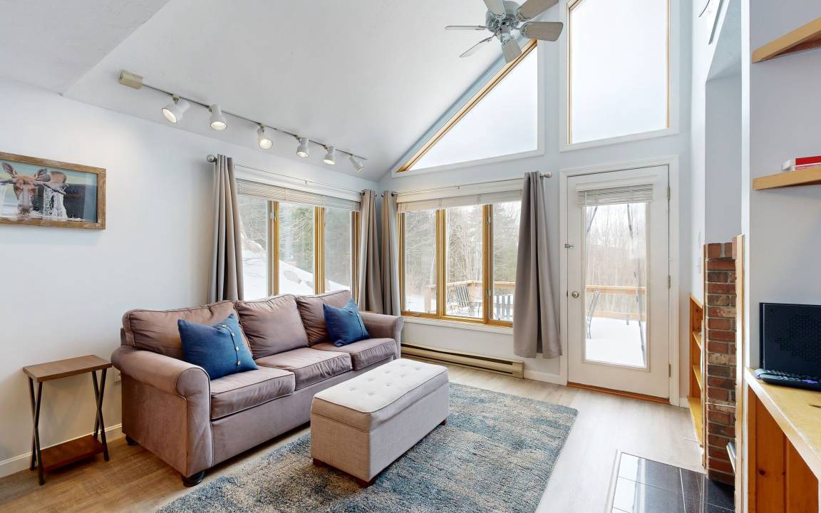 Photo of Livingroom in Thornton