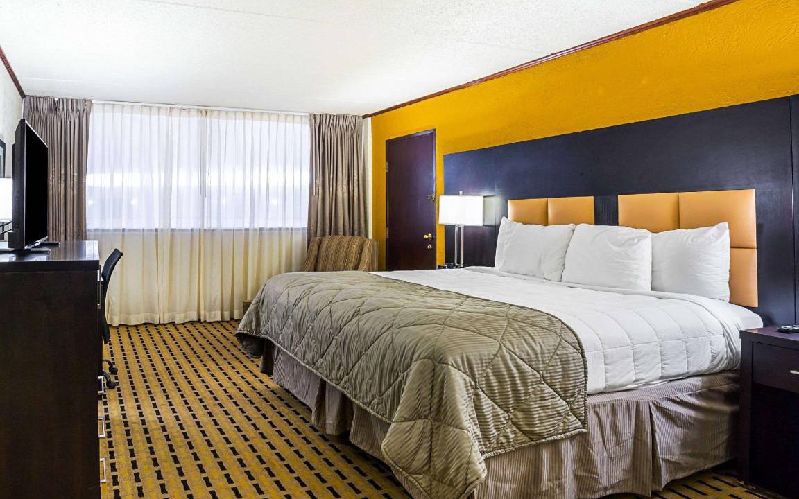 Photo of Bedroom in Lake Jackson