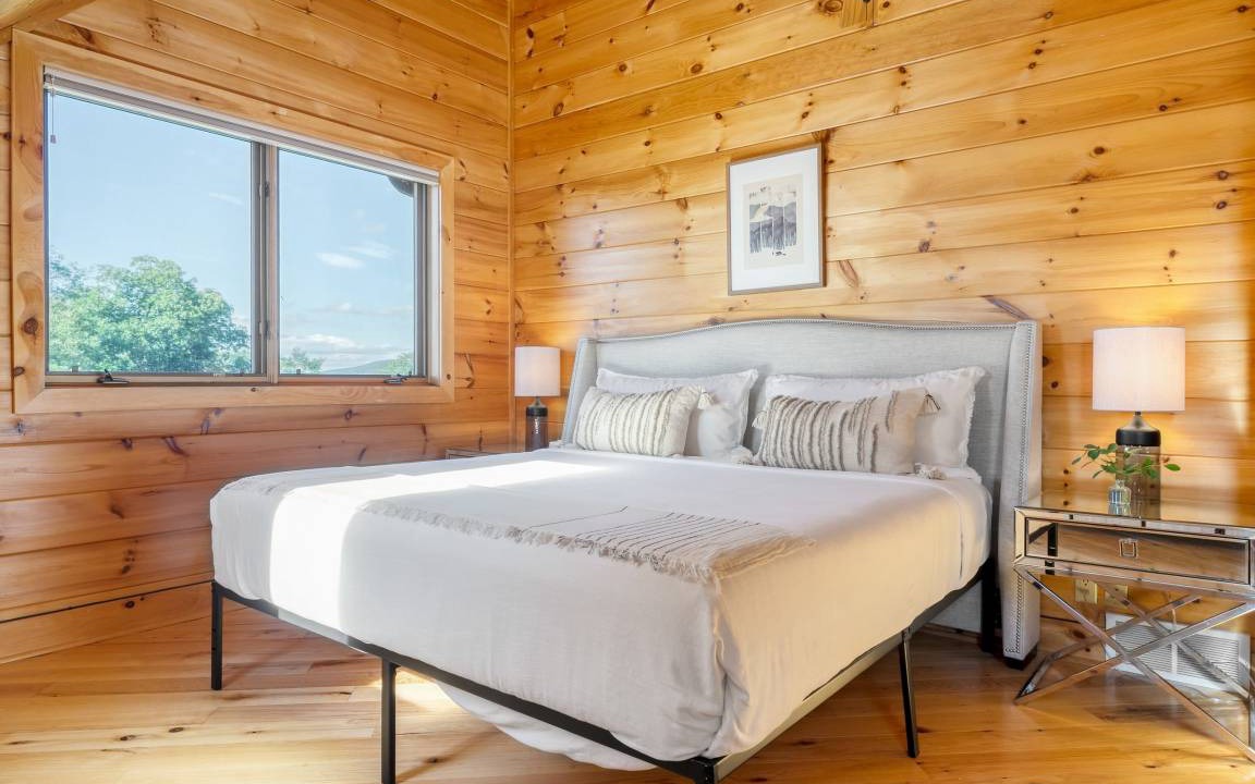 Photo of Bedroom in Hillsdale