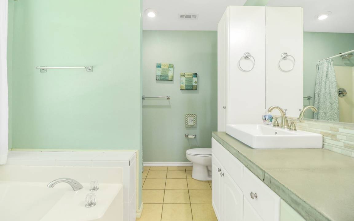 Photo of Bathroom in Crystal Beach