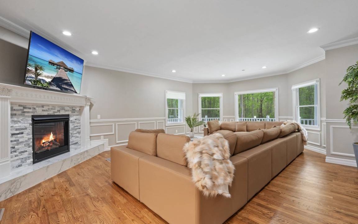 Photo of Livingroom in Bay Shore