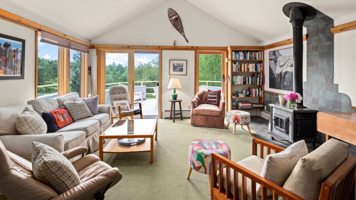 Photo of Livingroom in Warren