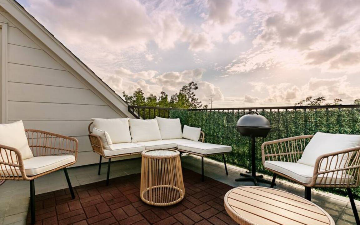 Photo of Patio Balcony in Neartown