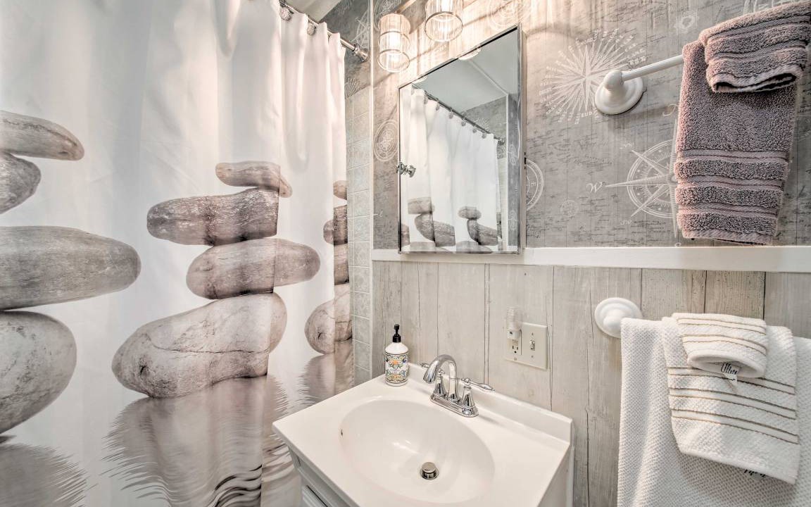 Photo of Bathroom in East Boothbay