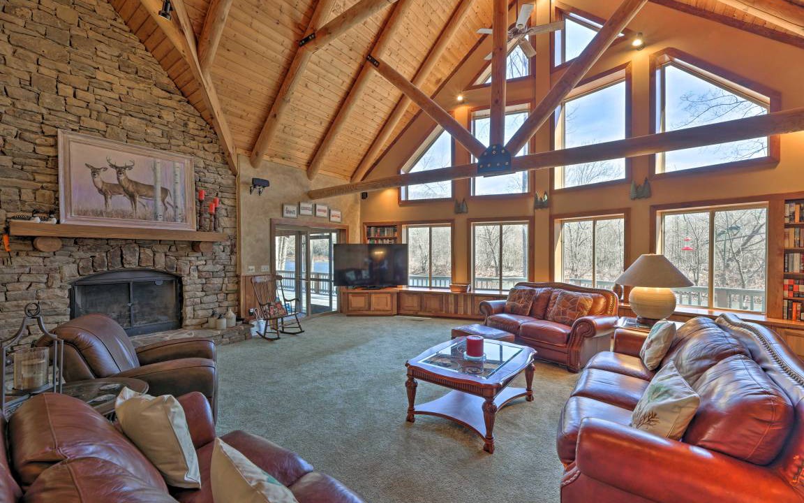 Photo of Livingroom in Lewisburg