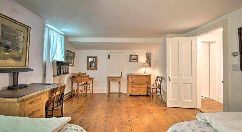 Photo of Bedroom in Salem
