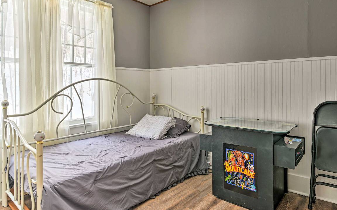 Photo of Bedroom in Otter Lake