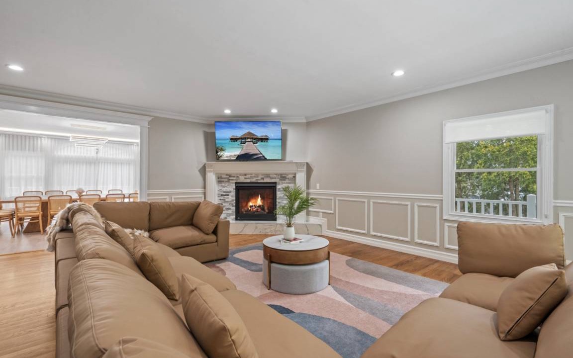 Photo of Livingroom in Bay Shore