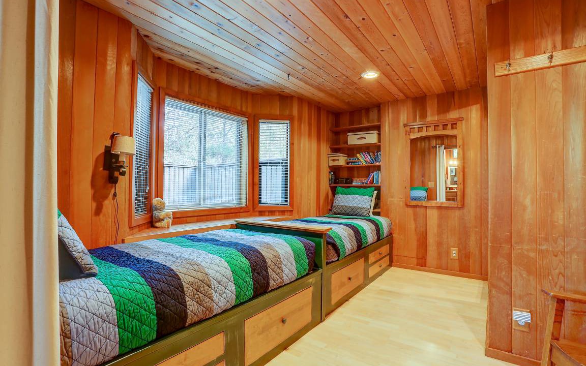 Photo of Bedroom in Sunriver