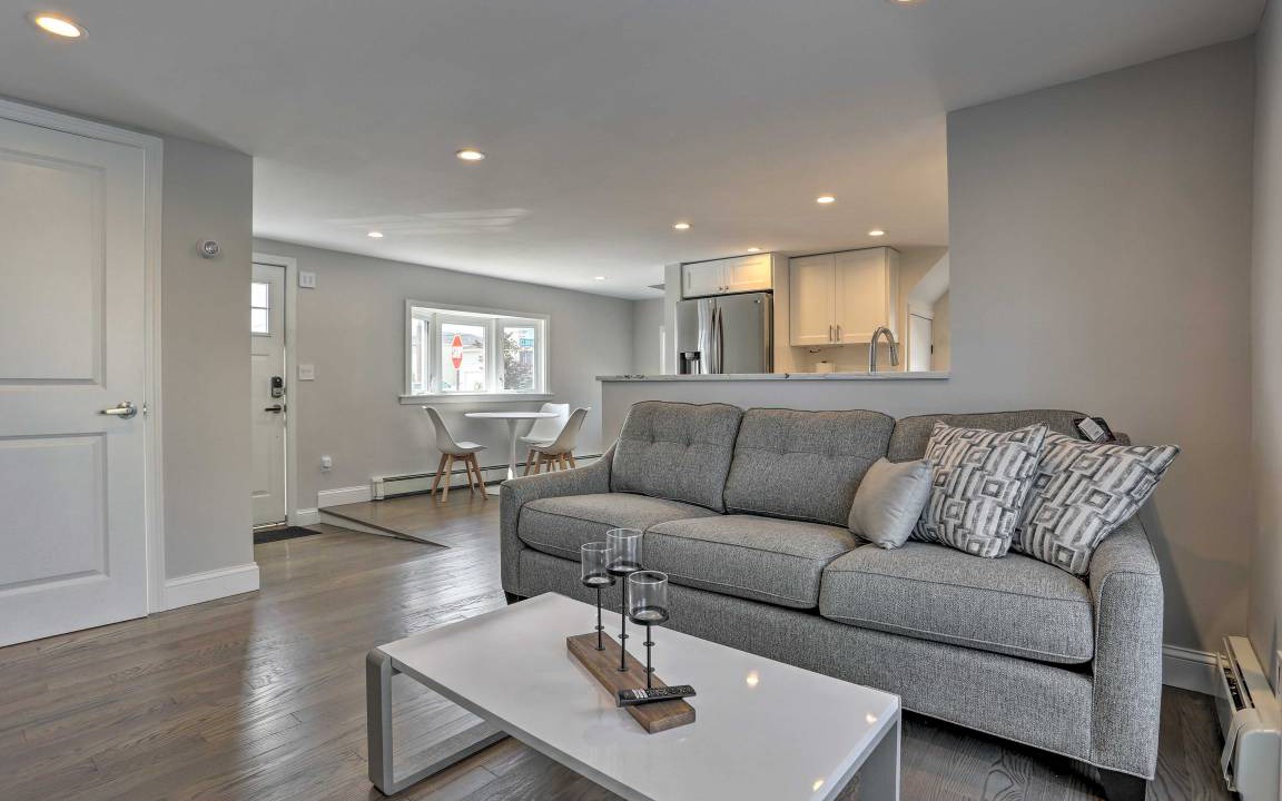 Photo of Livingroom in Bellmore