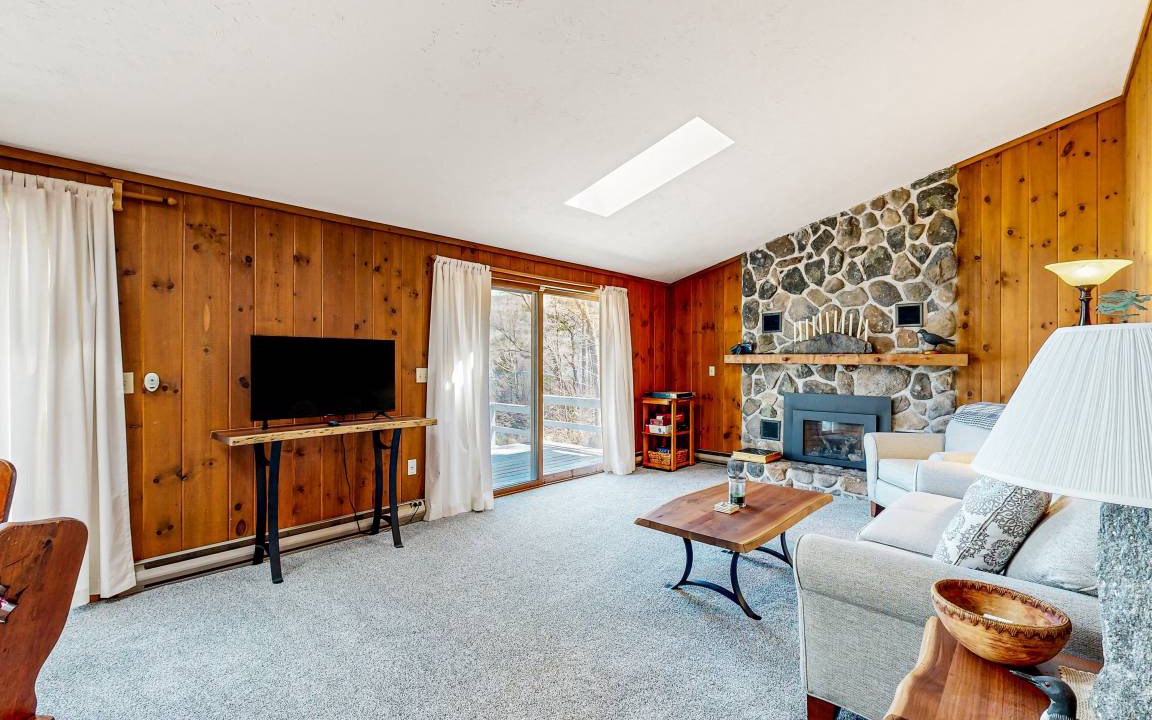 Photo of Livingroom in Moultonborough