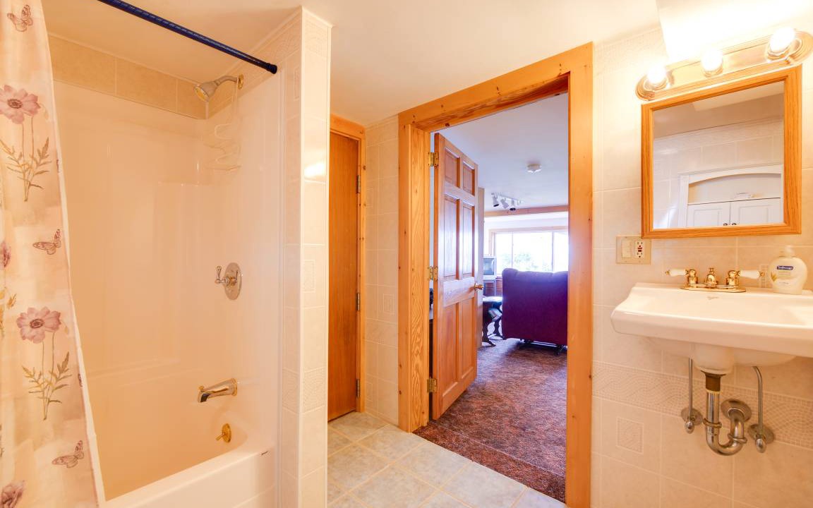 Photo of Bathroom in Marlboro