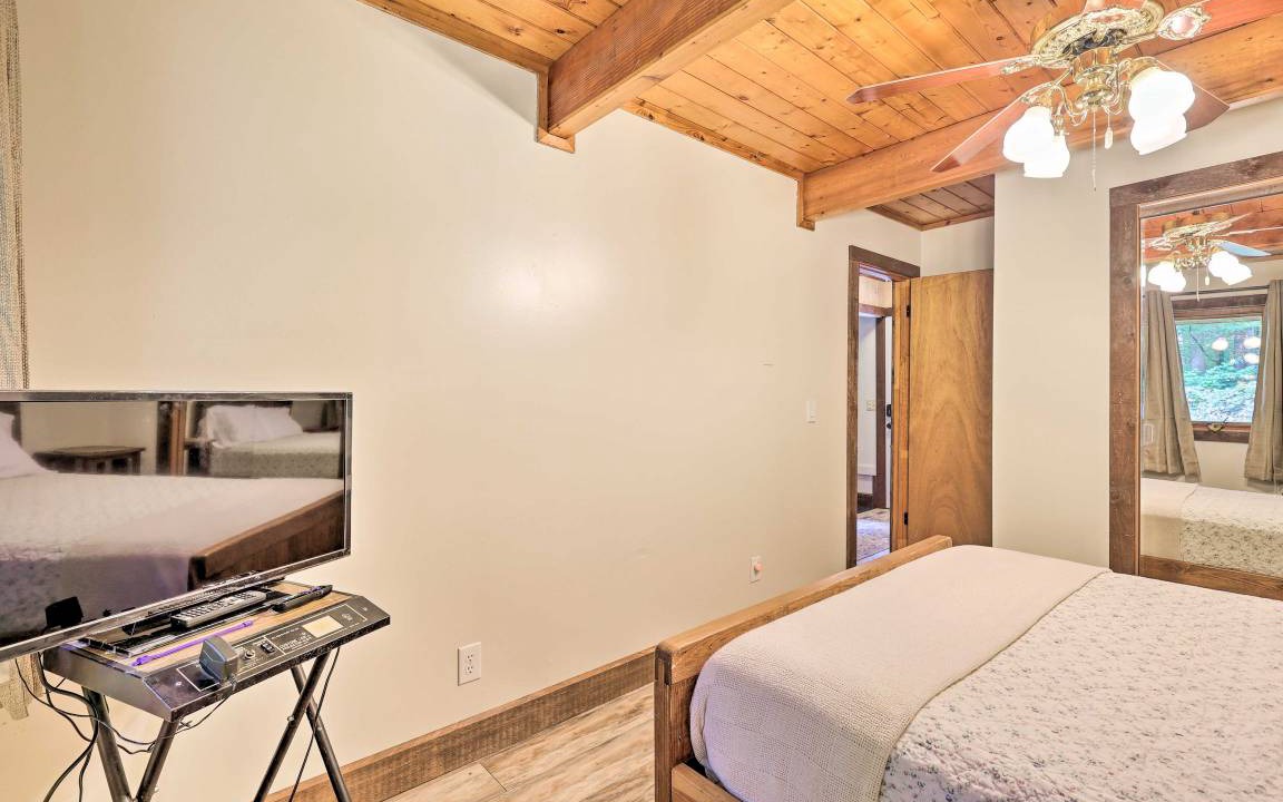 Photo of Bedroom in Max Meadows