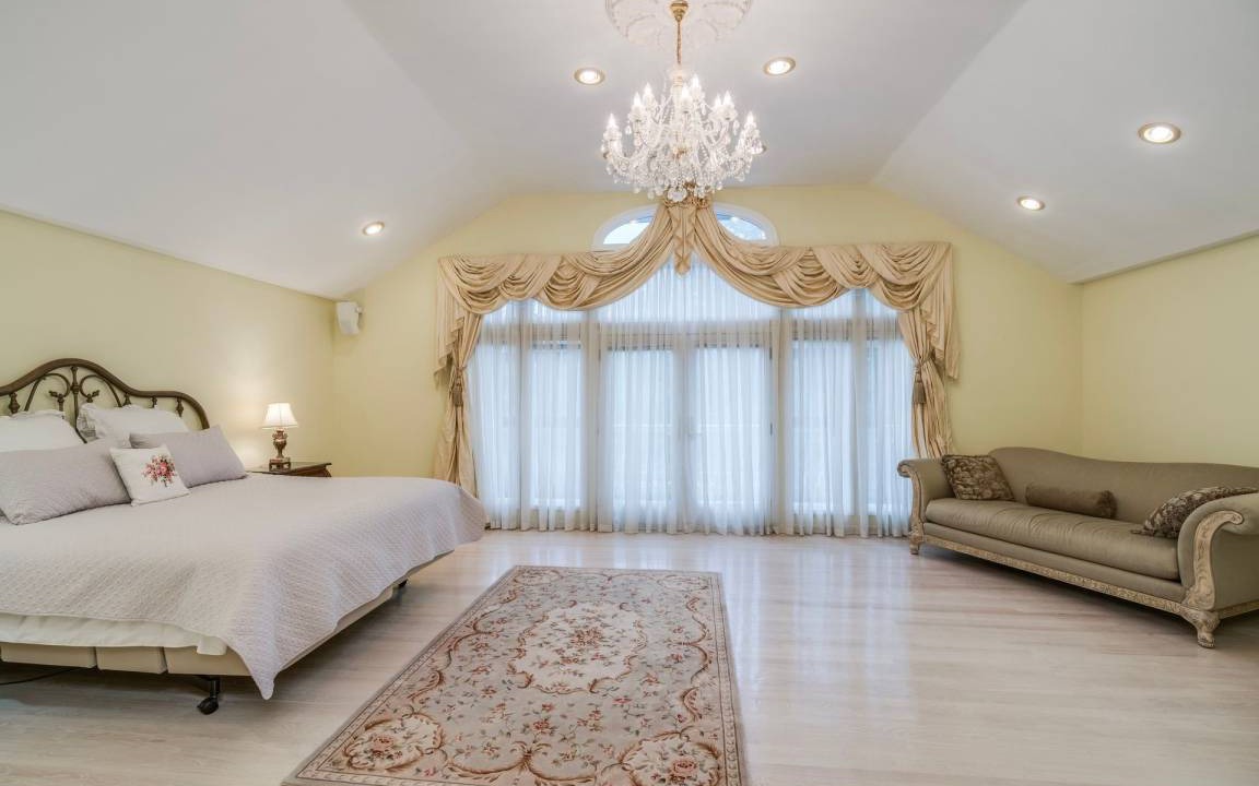 Photo of Bedroom in Old Westbury
