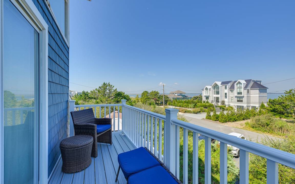 Photo of Patio Balcony in West Hampton Dunes