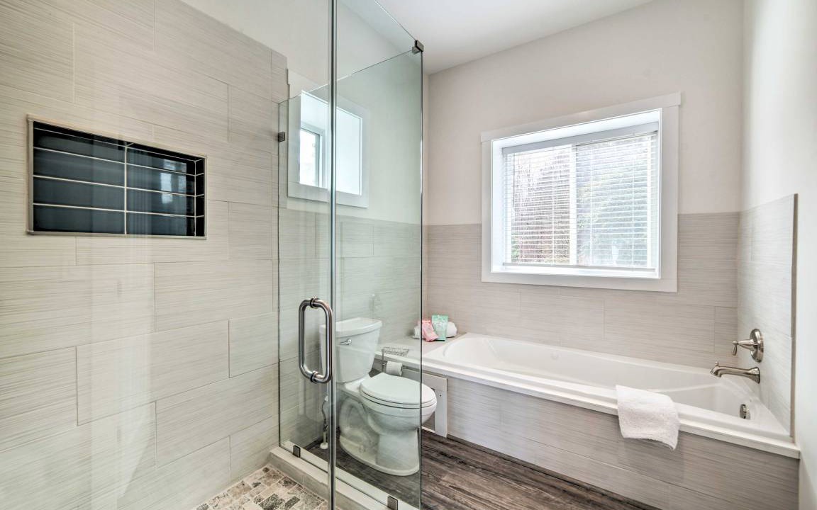 Photo of Bathroom in Point Lookout