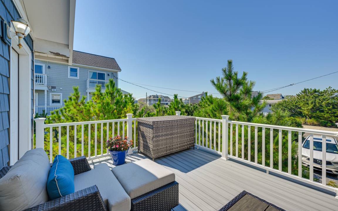 Photo of Patio Balcony in West Hampton Dunes