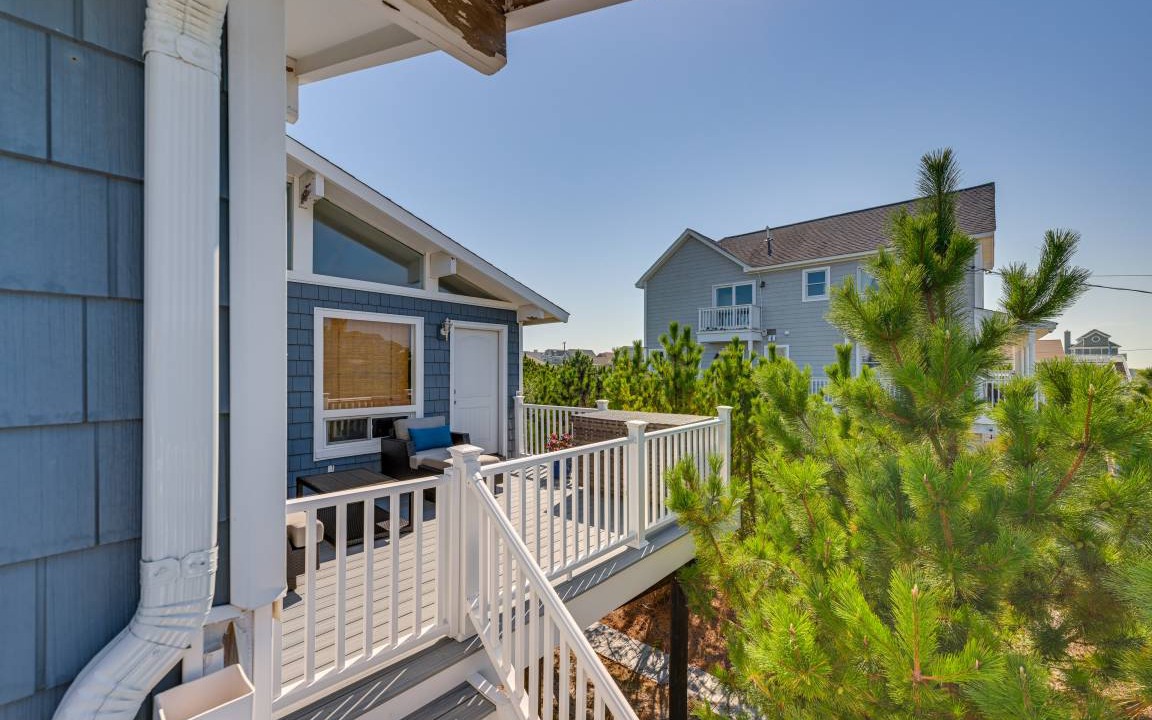 Photo of Patio Balcony in West Hampton Dunes