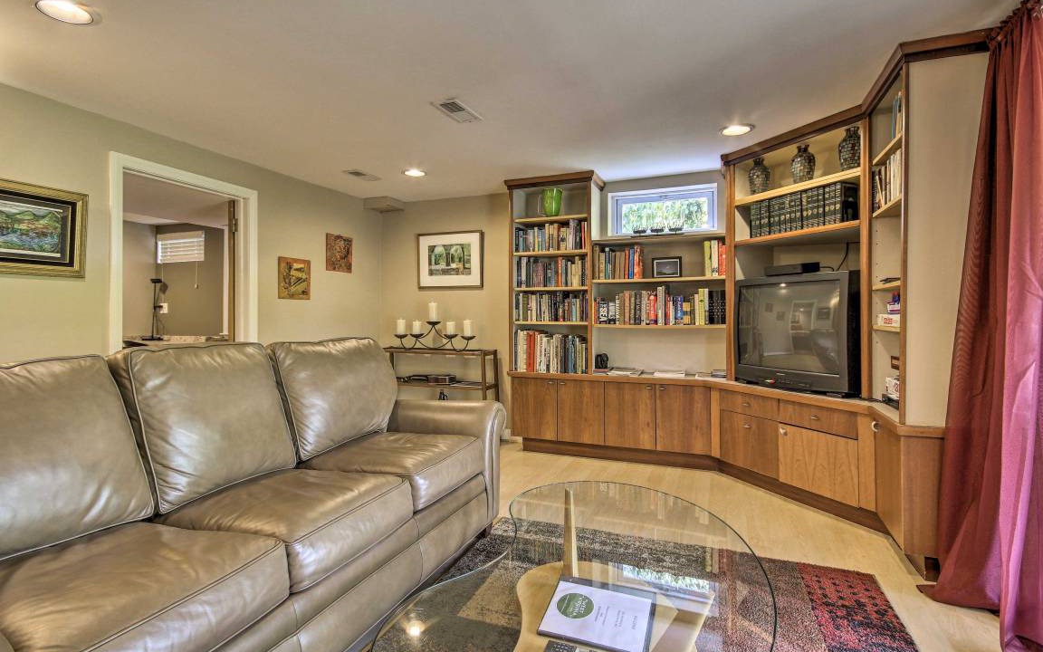 Photo of Livingroom in Harpers Ferry