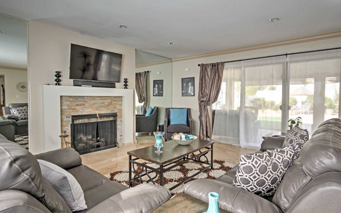 Photo of Livingroom in Rancho Oakey