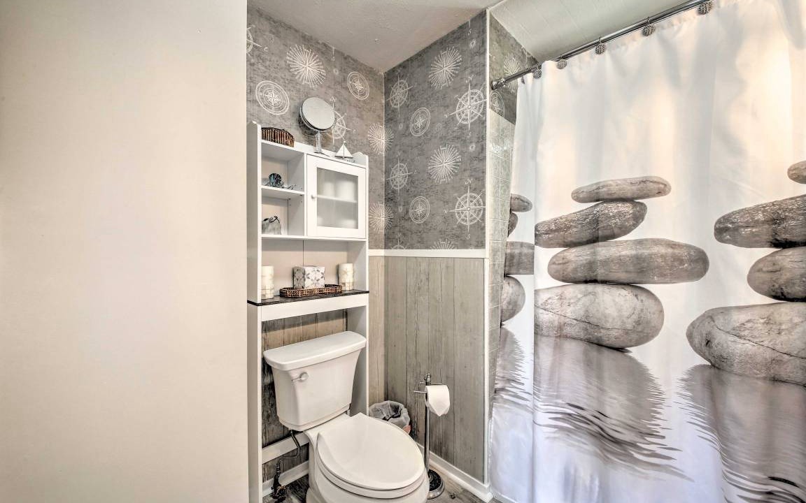 Photo of Bathroom in East Boothbay