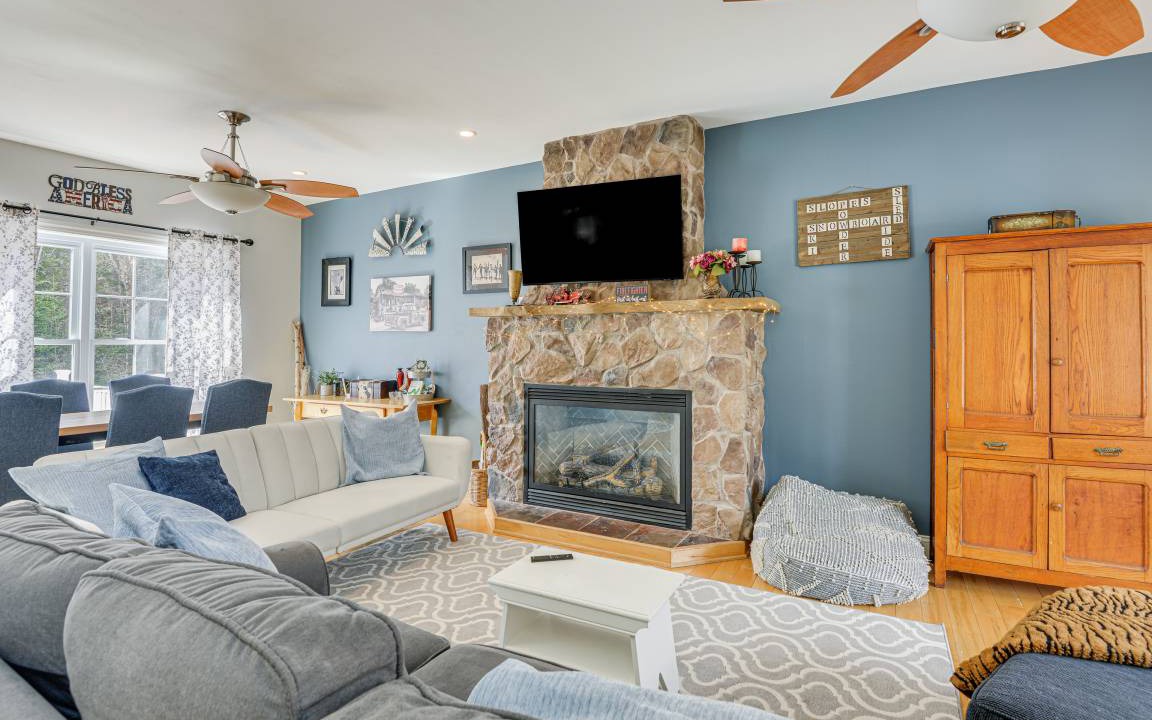 Photo of Livingroom in West Dover