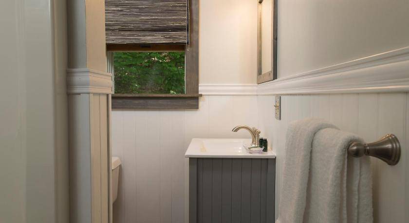 Photo of Bathroom in Bomoseen
