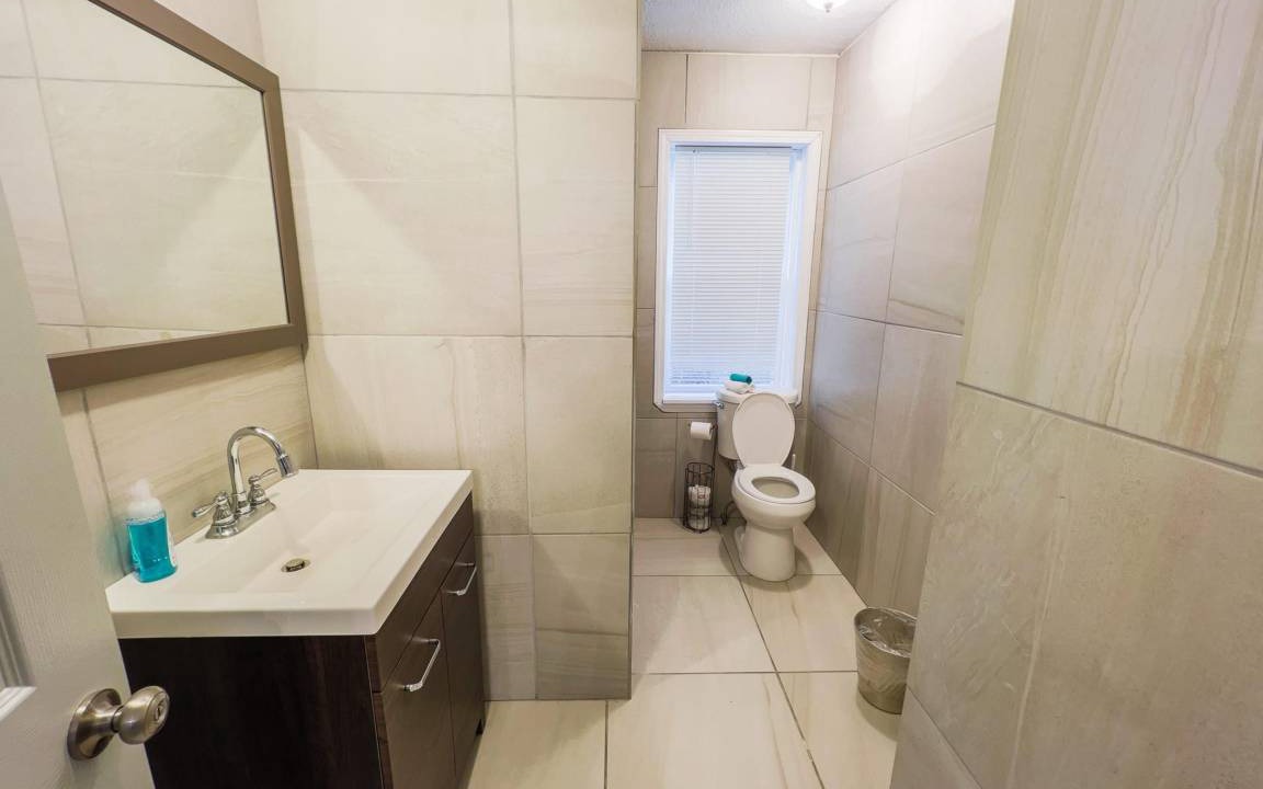 Photo of Bathroom in Niagara Falls