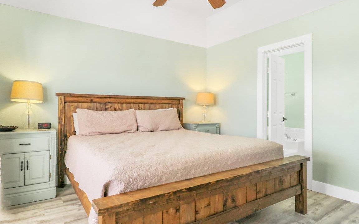 Photo of Bedroom in Crystal Beach