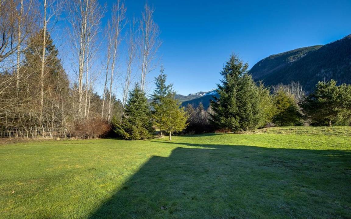 Photo of Outdoor in Maple Falls