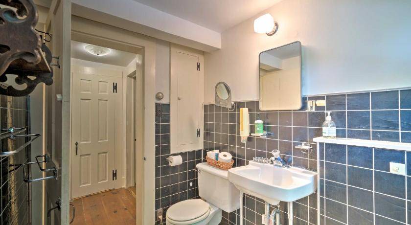 Photo of Bathroom in Salem